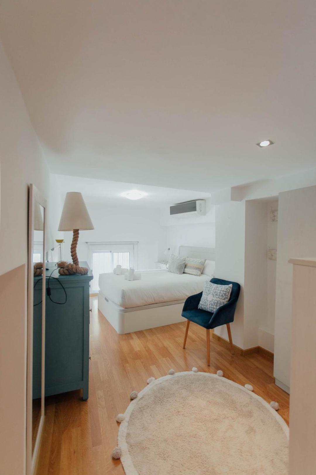 Cozy Next To The Alameda -2bdrm 1,5 Bath Séville