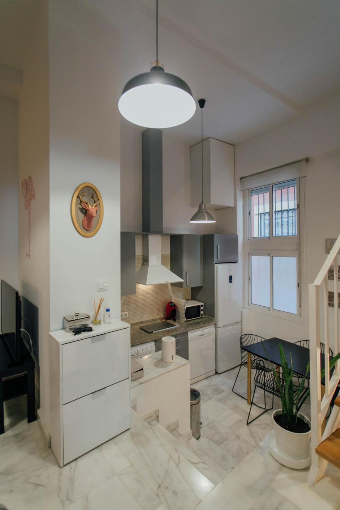 Cozy Next To The Alameda -2bdrm 1,5 Bath